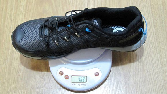 <b> 469g con calas</b>, un peso muy aceptable para una zapatilla de estas características.