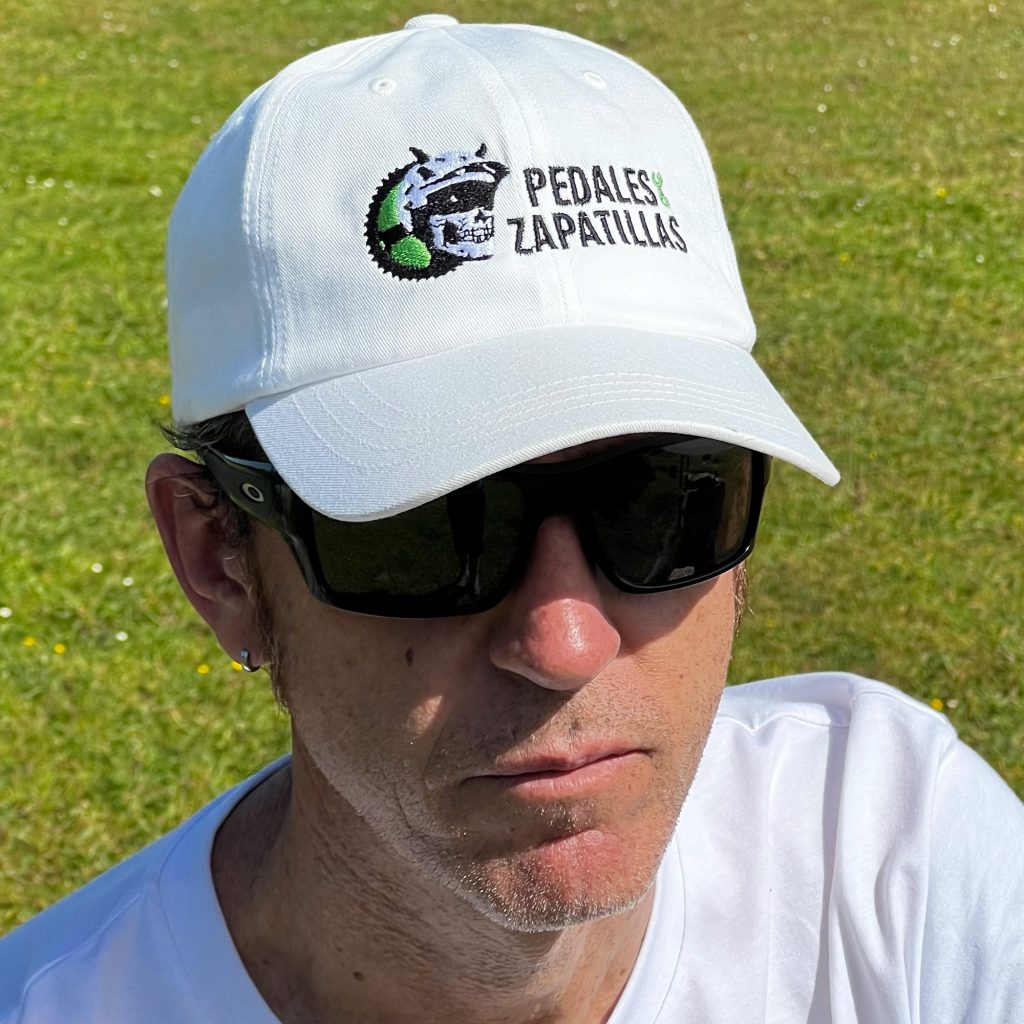 Gorra bordada Pedales y Zapatillas para ciclistas